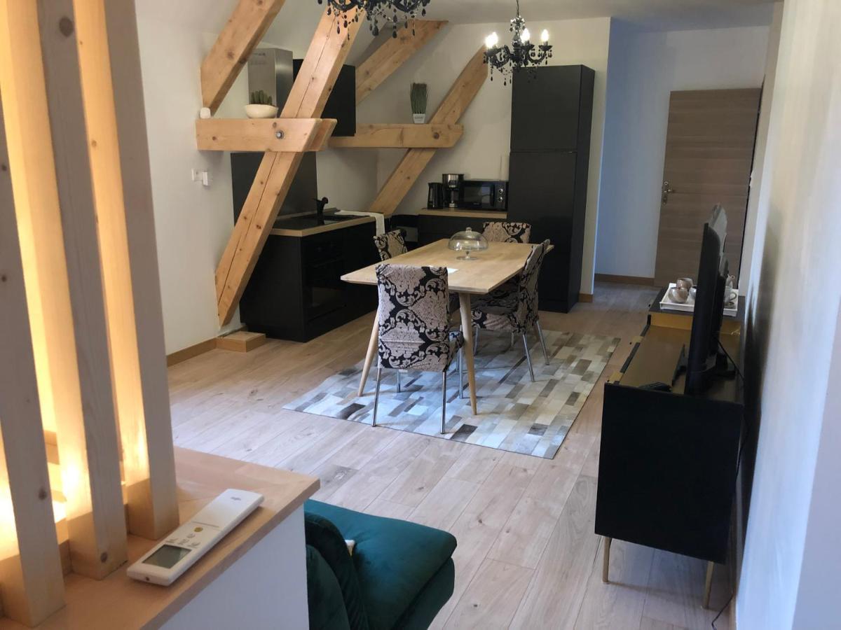 Chambres Au Chateau Du Mouillat Saint-Clair-de-la-Tour Luaran gambar