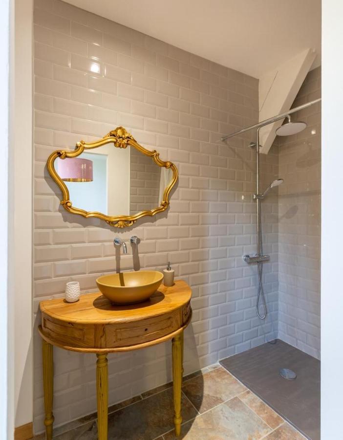 Chambres Au Chateau Du Mouillat Saint-Clair-de-la-Tour Luaran gambar