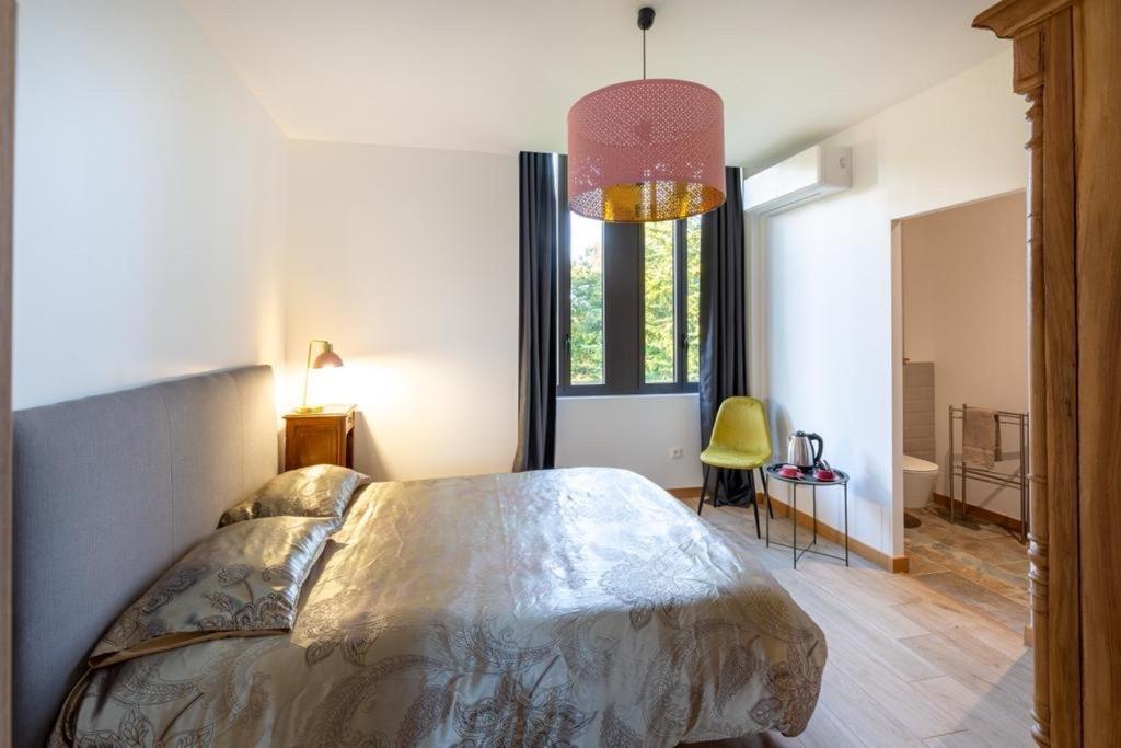 Chambres Au Chateau Du Mouillat Saint-Clair-de-la-Tour Luaran gambar